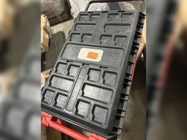 Lot 96-161639 - Milwaukee
PACKOUT 38 in. Rolling Modular Tool Chest

Used 

MSRP $230