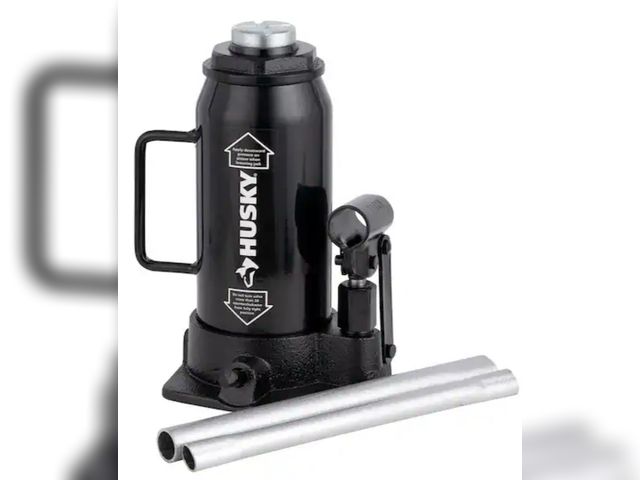 Lot 96-209887 - Husky
12-Ton Hydraulic Bottle Car Jack
New