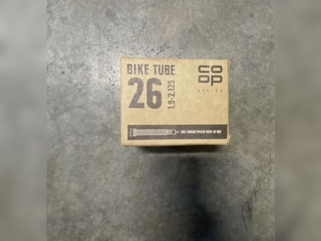 Lot 96-176904 - Coop cycles Box of 50 bike tubes for tires 26 in
New