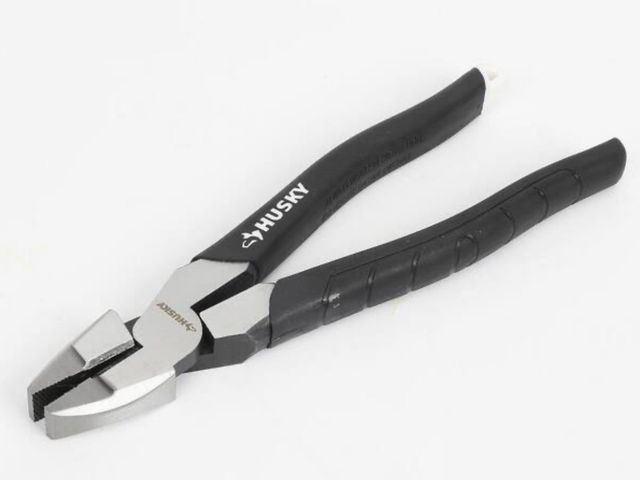 Lot 96-165260 - Husky
9 in. Linesman Pliers

New