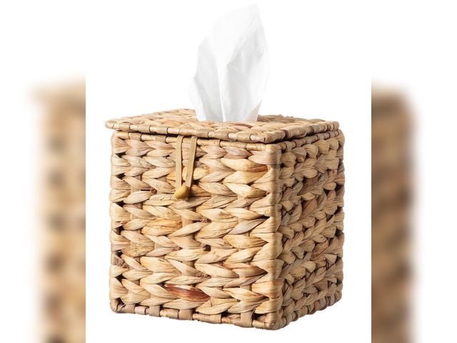 Lot 96-193536 - Motifeur Hand-Woven Water Hyacinth Wicker Tissue Holder, Decorative Square Tissue Cover Box