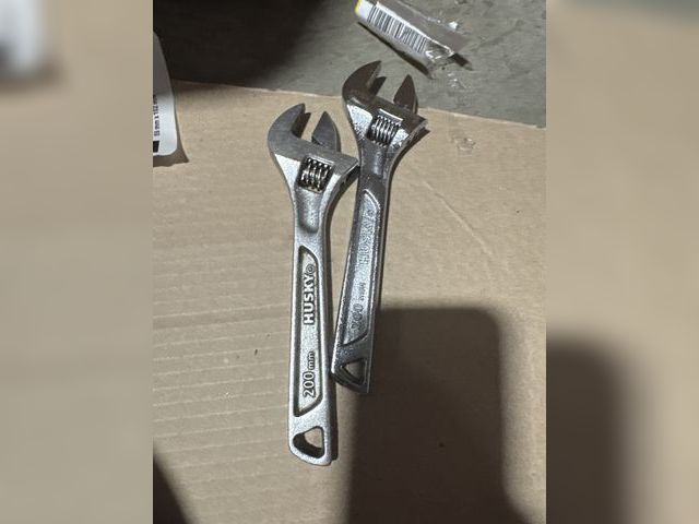 Lot 96-173498 - Husky Adjustable Wrenches (2 Pack)

Appears lightly used
