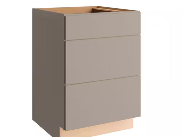Lot 96-166103 - Hampton Bay
Courtland 24 in. W x 24 in. D x 34.5 in. H Assembled Shaker Drawer Base Kitchen Cabinet ...