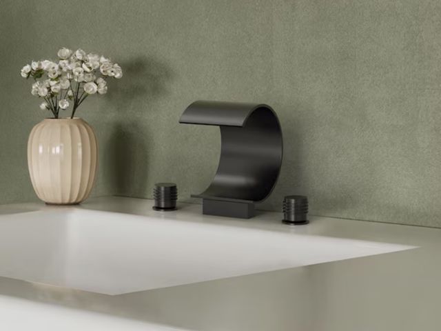 Lot 96-211974 - EVERSTEIN Waterfall Curved Spout 3-Hole 8 in. Widespread 2-Handle Bathroom Faucet in Matte Black Pop...