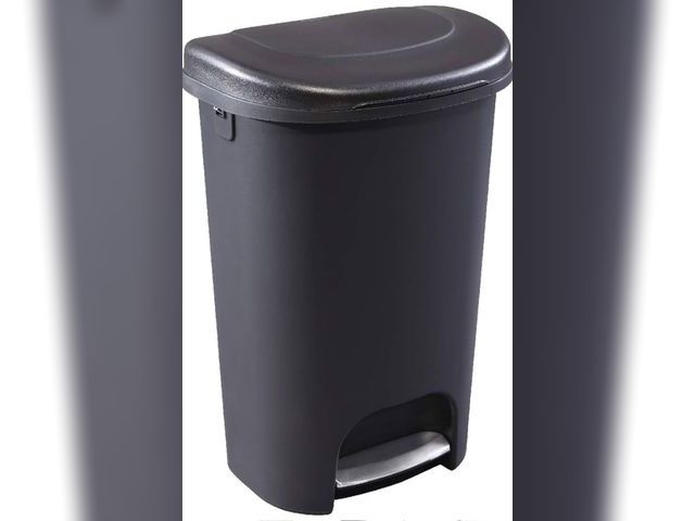 Lot 96-174152 - Rubbermaid Classic 13 Gallon Premium Step-On Trash Can and Stainless-Steel Pedal, Black Waste Bin fo...
