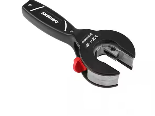 Lot 96-165267 - Husky
1-1/8 in. Ratcheting Tube Cutter

New