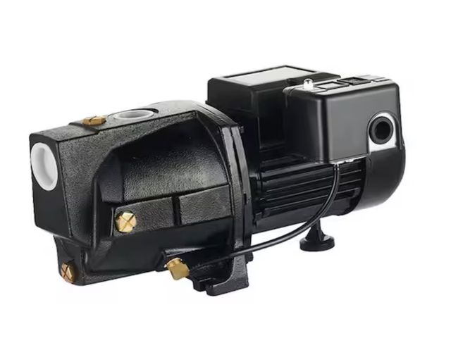 Lot 96-226373 - LEO 1/2 HP Dual Voltage Cast Iron Shallow Well Jet Pump MSRP $109 New