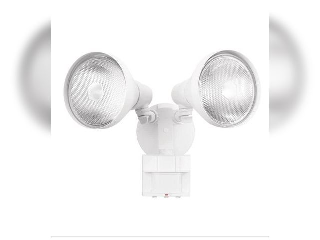 Lot 96-188928 - Defiant PAR 180° White Motion
Sensing Security Light Wired
Outdoor 2-Head Dusk-to-
Dawn Flood Light ...