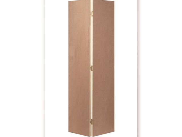 Lot 96-165746 - Lauan Closet Door 

New , front of door shipping damage ,