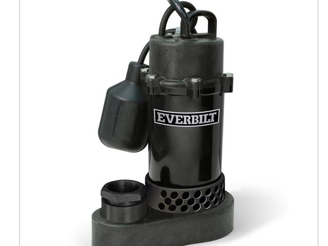 Lot 96-162932 - Everbilt 1/4 HP Aluminum Submersible Sump Pump Tether Switch appears lightly used