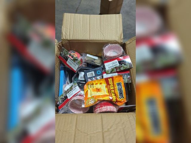 Lot 96-177953 - Mixed box of small Amazon overstock items, new