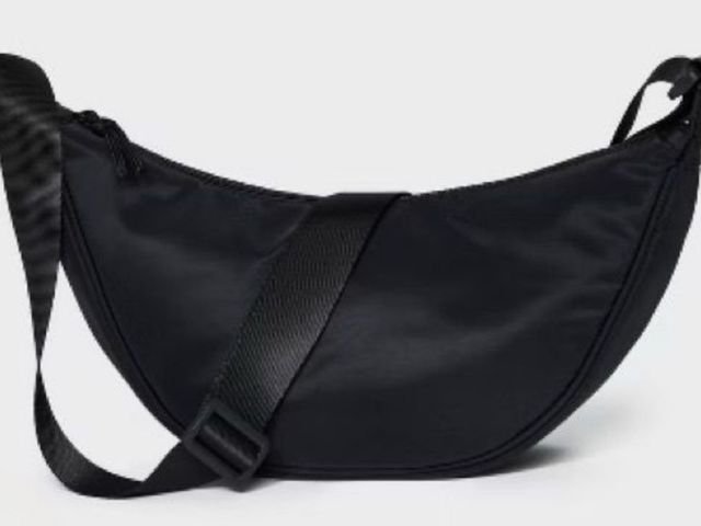 Lot 96-164557 - New, Art Class Nylon Shoulder Bag Girls
New