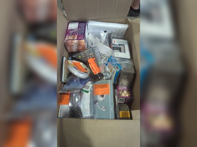Lot 96-165148 - Mixed Box of Home Depot Items New