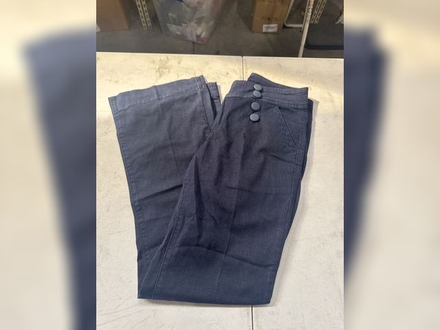 Lot 96-166242 - Flamingals Women Jeans Size Large
New