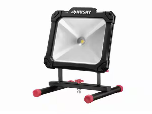 Lot 96-181910 - Husky
5000lm LED Portable Work Light
used untested