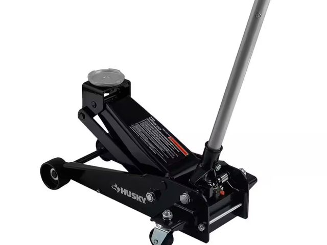 Lot 96-188921 - Husky 3-Ton Floor Garage Car Jack MSRP $149 New