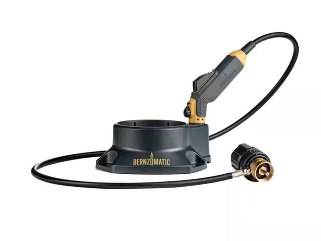 Lot 96-179874 - Bernzomatic
FirePoint Creator Tool Compatible w/MAP-Pro Gas and Propane Gas with 41in Flexible Exten...