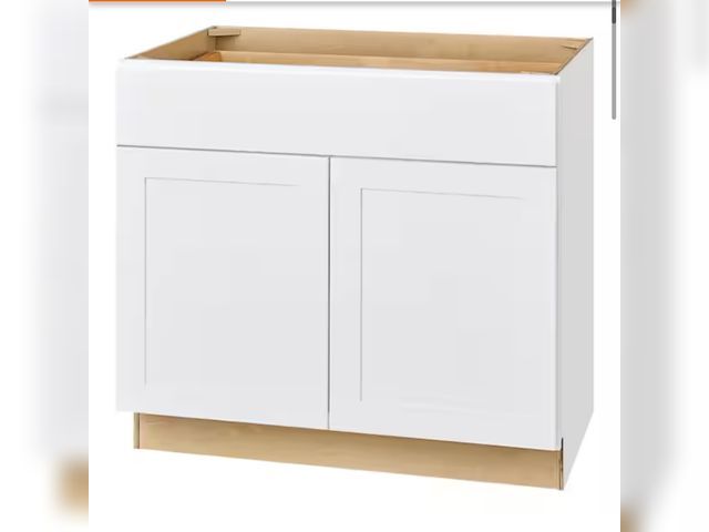Lot 96-155125 - Hampton Bay
Avondale 36 in. W x 24 in. D x 34.5 in. H Ready to Assemble Plywood Shaker Base Kitchen ...