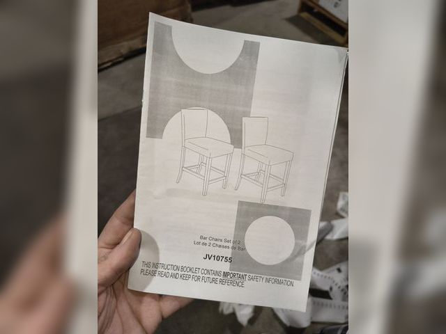 Lot 96-192221 - Counter Height Chairs Set of 2 with Padded Seat and Backrest
New