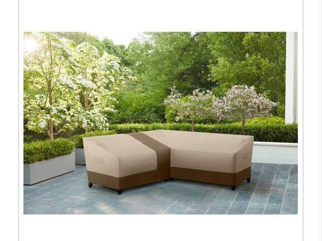 Lot 96-181980 - Hampton Bay V-Shape Beige Patio
Furniture Cover Unused