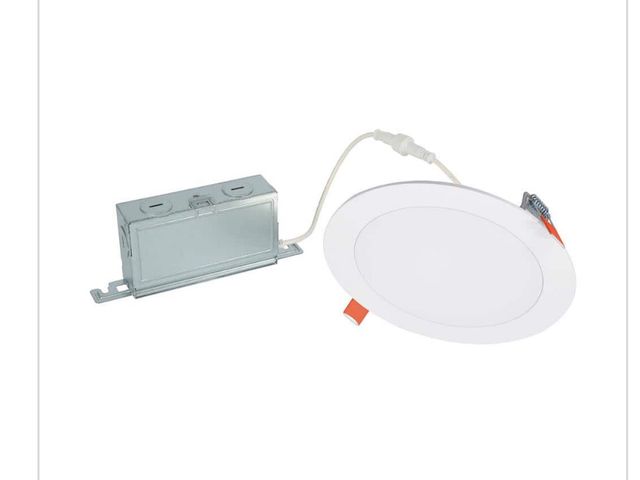 Lot 96-167253 - HALO HLBSL 6 in. Can Less
Integrated LED, 900 Lumens,
5CCT, White New