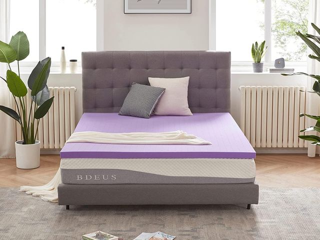 Lot 96-170359 - Appears to be Memory Foam Mattress Topper Ventilated Soft Pressure Relieve Mattress Pad, Breathable ...