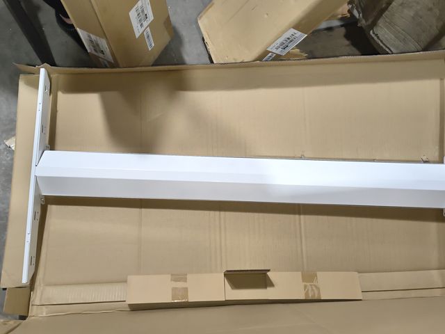 Lot 96-211421 - LED Linear High Bay Model hl438 G1 4K 320w 4000k
New