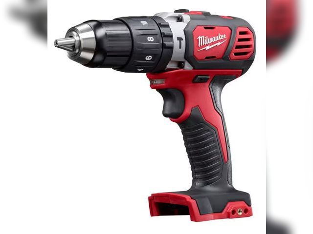 Lot 96-182326 - Milwaukee M18 18V Lithium-Ion Cordless 1/2 in. Hammer Drill/Driver with 3AH Battery
New
MSRP $179
