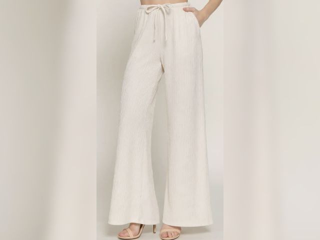 Lot 96-233075 - Women's Crinkle Knit Long Pants with Drawstring Waist Soft Stretch Wavy Texture Lightly Used Size: L