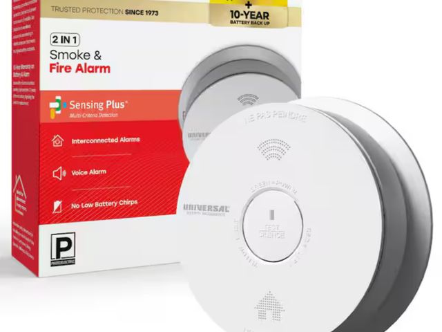 Lot 96-174483 - Universal Security Instruments
Hardwired and 10-Year Battery Backup Smoke Detector with Photoelectri...