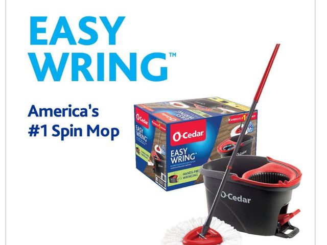 Lot 96-192598 - O-Cedar EasyWring Microfiber Spin Mop with Bucket System appears lightly used