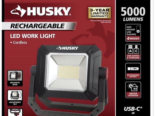 Lot 96-178761 - Husky 5000 Lumens LED Rechargeable
Work Light
New
