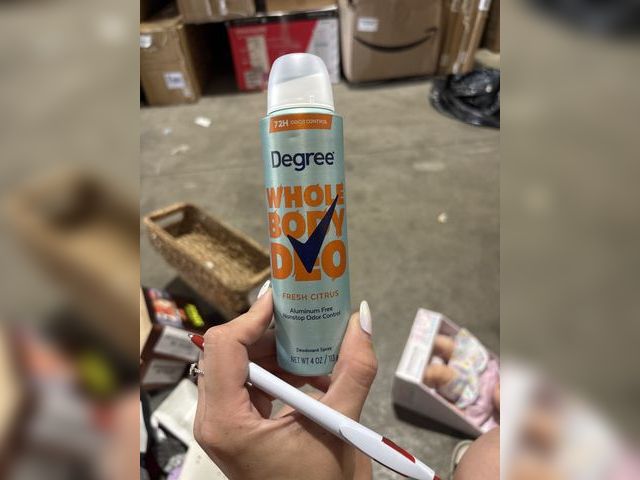Lot 96-164558 - Degree 72H Odor Protection Whole Body Deodorant Spray for Women Fresh Citrus - Aluminum-Free 4oz
New