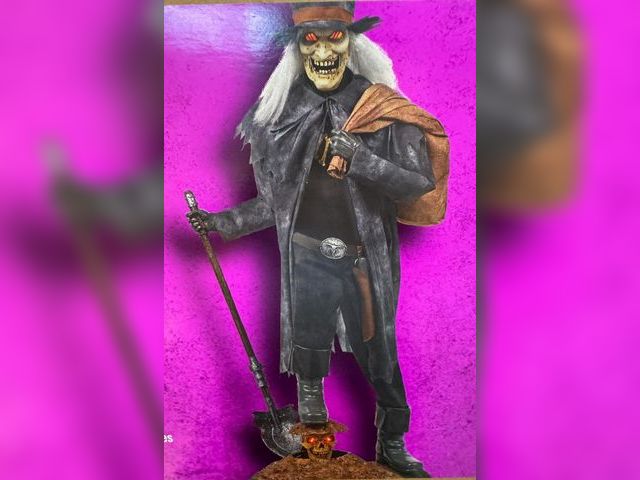 Lot 96-181936 - 6.5 Ft Grave &amp; Bones Animated LED Grave Robber 
New 
MSRP $249.00