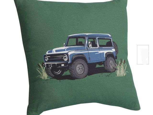 Lot 96-232540 - Hampton Bay 18 in. x 18 in. Outdoor Patio Throw Pillow in Endive Truck New