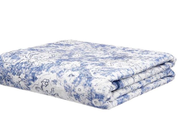 Lot 96-211510 - Comfort Bay Machine Washable Area
Rug, 5 ft x 7 ft, New