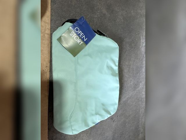 Lot 96-167159 - Packing Pouch

New