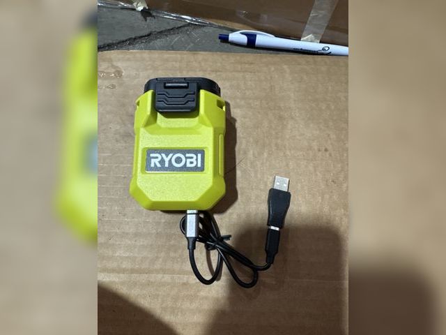 Lot 96-167440 - Ryobi Charger
New