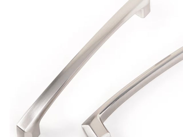 Lot 96-181628 - 5pk only 4 have hardware!!! 
Brushed Satin Nickel Kitchen Cabinet Handles Silver Cabinet Pulls Cabin...