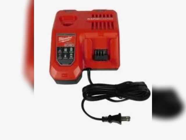 Lot 96-192406 - Milwaukee M18 18-Volt Lithium-Ion REDLITHIUM FORGE Rapid Charger Nee