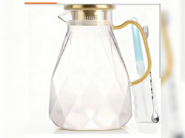 Lot 96-230647 - Borosilicate Glass Heavy-Duty Water Pitcher with Lid for Juice, Milk, Cold or Hot Beverages New