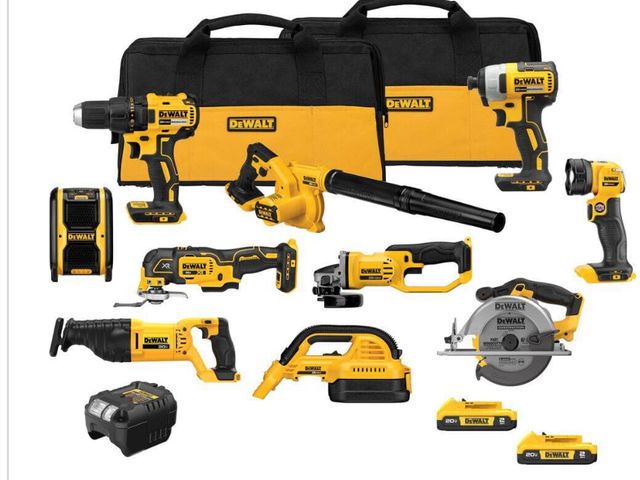 Lot 96-168664 - DEWALT 20-Volt Max Lithium-lon 10-Tool
Cordless Combo Kit with Two 2.0
Ah Batteries, Charger and 2 B...