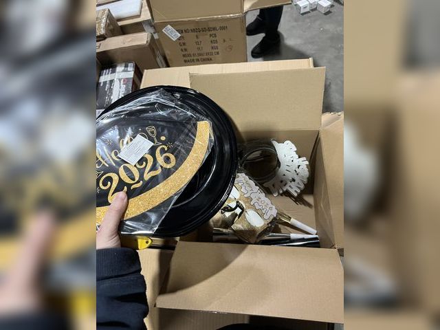 Lot 96-193580 - Box of 6 2026 New Years Eve Party Supplies, 36 Pcs Happy New Year Party Supplies Kit Serve 12, Inclu...