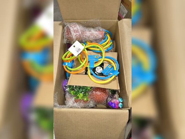 Lot 96-200977 - Mixed Box of Dollar General Merchandise
All new