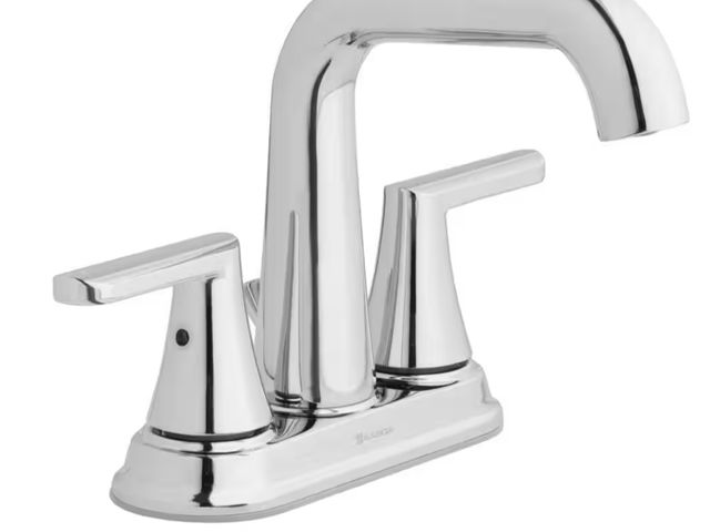 Lot 96-162582 - Glacier Bay
Jax 4 in. Centerset 2-Handle High-Arc Bathroom Faucet in Chrome
New