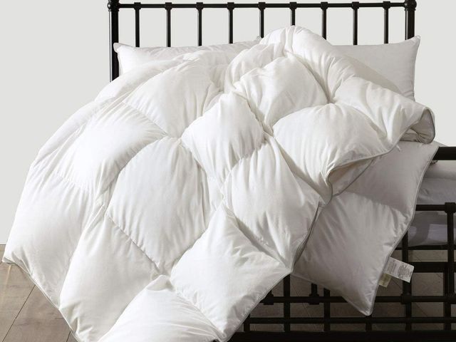 Lot 96-190622 - Oversized Queen Down Feather Fibers Comforter, Ultra-Soft Down Feathers Fiber Duvet, Hotel Collectio...