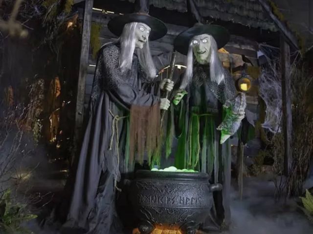 Lot 96-183187 - Home Accents Holiday 
6.5 ft. Gruesome Grounds Animated LED Witches Scene
Open box 
Appears Unused 
...