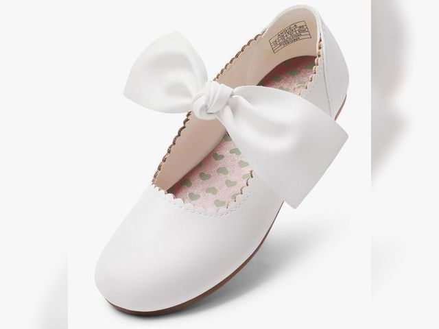 Lot 96-166521 - DREAM PAIRS Girls Ballerina Flats Mary Jane Front Bow Dress Shoes Size 2

New