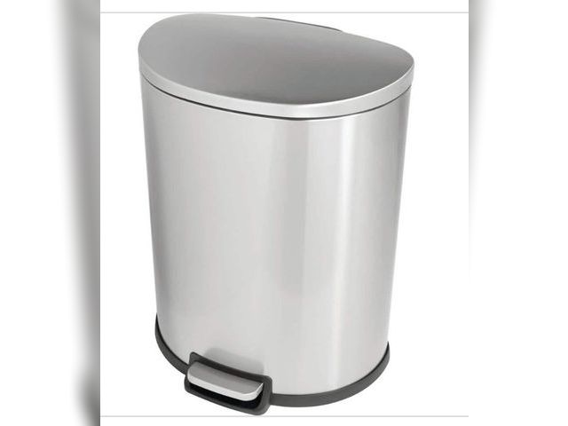 Lot 96-222075 - StyleWell SW 13 gal. Stainless Steel Step-On Trash Can D-Shaped New