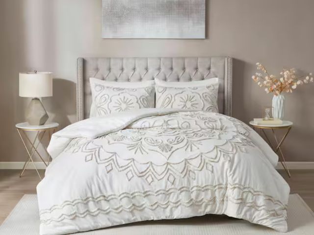 Lot 96-179599 - Madison Park
Juliana 3-Piece Ivory/Taupe Full/Queen Tufted Cotton Chenille Comforter Set
 New
MSRP $...